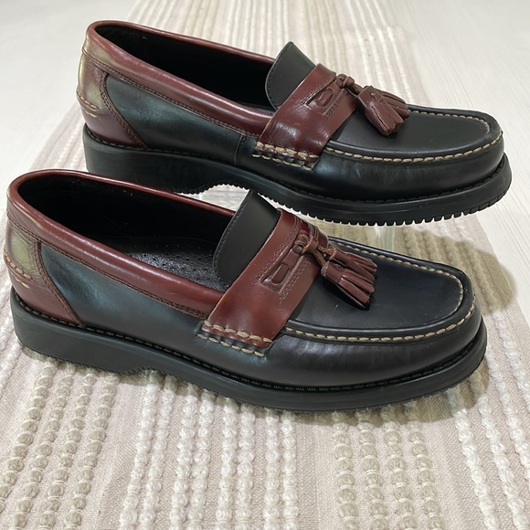 Bass Marine two-tone leather tassel loafers in like new condition. Women's 10. - Picture 3 of 14